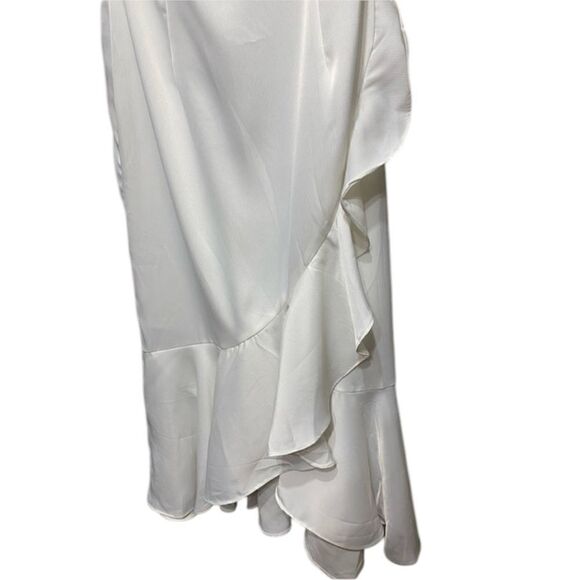 NWT AmyLynn V-neck Ruffle Midi Tea
Dress White Size Small - Picture 10 of 13